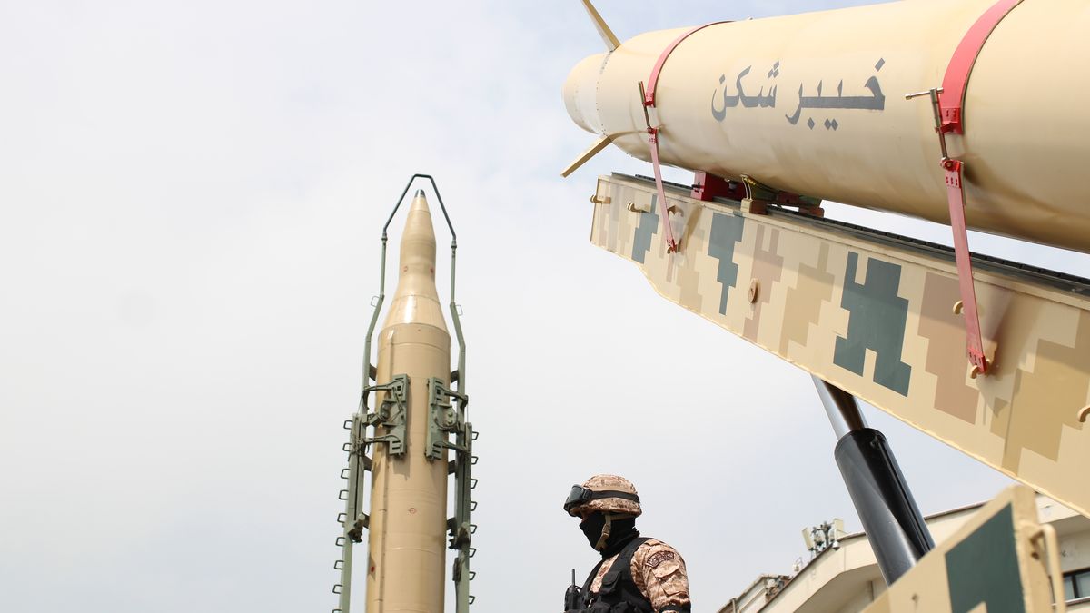 Šéf Mosadu varuje před Ruskem: může dodat ničivé zbraně Íránu